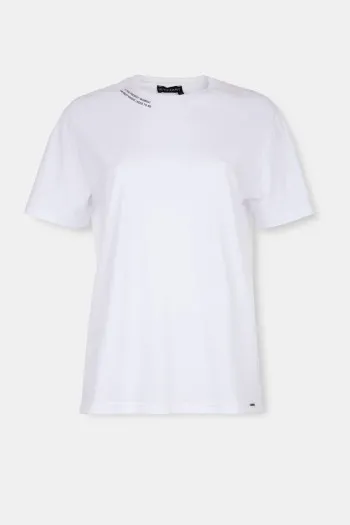 Majica sa diskretnim natpisom 