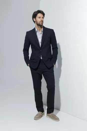Teget pantalone sa tankim prugama 